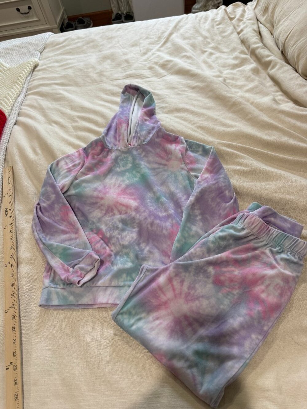 saint eve's girl's lounge set size 10/12, tie dye, hooded